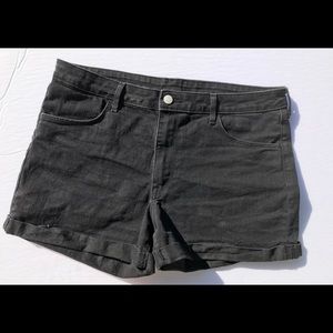 H&M black shorts